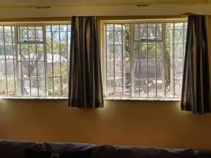 Flat/Apartment to Rent in Avondale West