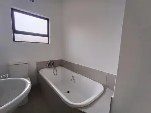 3 Bedroom Cottage/Garden Flat to Rent in Greendale