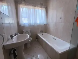 Townhouse/Cluster to Rent in Greendale