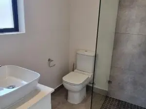 Townhouse/Complex/Cluster to Rent in Newlands