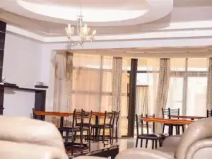 9 Bedroom House to Rent in Pomona