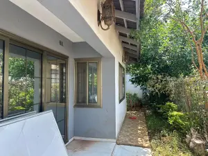 3 Bedroom Cottage/Garden Flat to Rent in Borrowdale