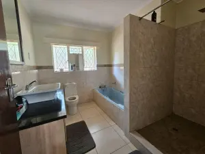 4 Bedroom House to Rent in Greystone Park