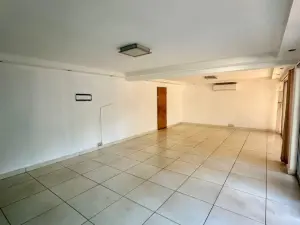 Commercial Property to Rent in Highlands