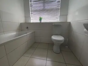 Townhouse/Complex/Cluster to Rent in Marlborough