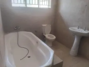 4 Bedroom House to Rent in Greendale