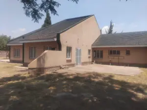4 Bedroom House to Rent in Greendale