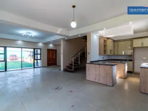 Townhouse/Complex/Cluster to Rent in Fairview