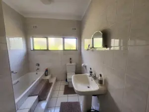 6 Bedroom House to Rent in Glen Lorne