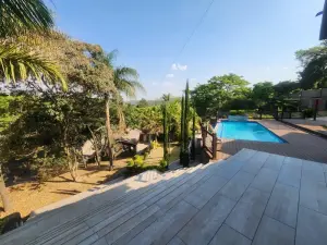 6 Bedroom House to Rent in Glen Lorne