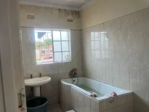 4 Bedroom House to Rent in Cold Comfort