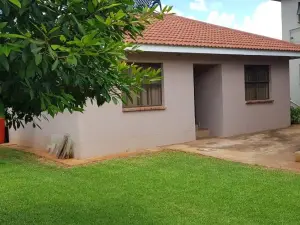 2 Bedroom Cottage/Garden Flat to Rent in Vainona