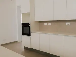 Townhouse/Complex/Cluster to Rent in Borrowdale West