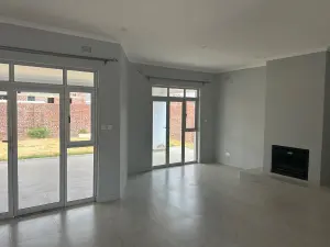 Townhouse/Cluster to Rent in Greendale