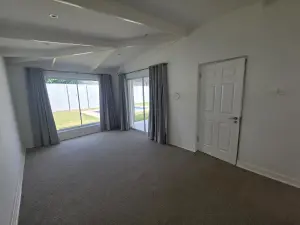 Townhouse/Complex/Cluster to Rent in Newlands