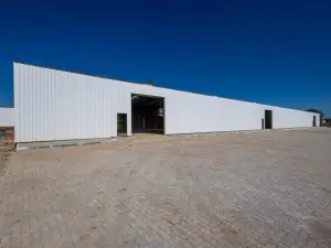 Industrial Stand to Rent in Arlington