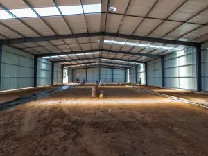 Industrial Stand to Rent in Arlington