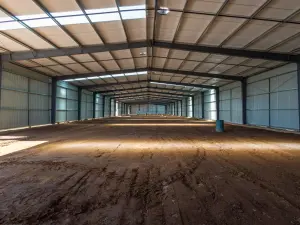 Industrial Stand to Rent in Arlington