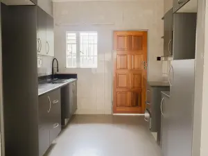 3 Bedroom Cottage/Garden Flat to Rent in Kensington