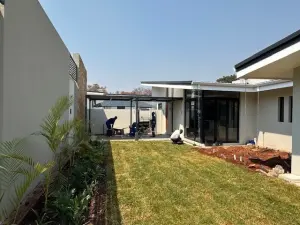 Townhouse/Complex/Cluster to Rent in Newlands