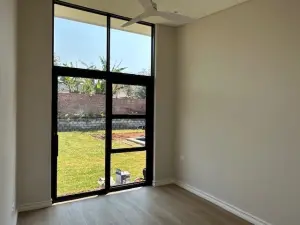 Townhouse/Complex/Cluster to Rent in Newlands