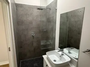 Townhouse/Complex/Cluster to Rent in Newlands