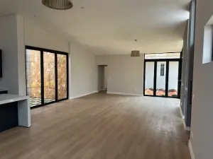 Townhouse/Complex/Cluster to Rent in Newlands