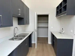 Townhouse/Complex/Cluster to Rent in Newlands