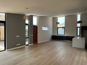 Townhouse/Complex/Cluster to Rent in Newlands