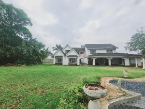 5 Bedroom House to Rent in Borrowdale