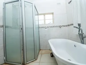 4 Bedroom House to Rent in Chisipite