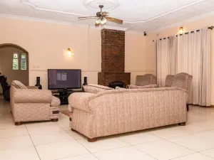 4 Bedroom House to Rent in Chisipite