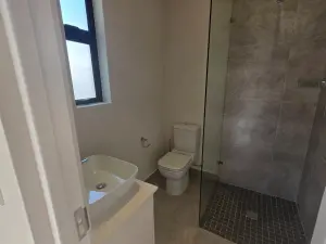 Townhouse/Complex/Cluster to Rent in Newlands