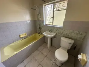 2 Bedroom Cottage/Garden Flat to Rent in Avondale West