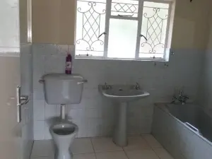 4 Bedroom House to Rent in Highlands