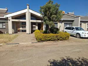 Cottage/Garden Flat for Sale