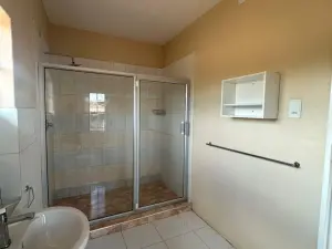 3 Bedroom Cottage/Garden Flat to Rent in Glen Forest