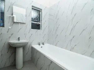 5 Bedroom House to Rent in Chisipite