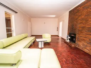 5 Bedroom House to Rent in Chisipite