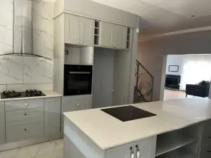 4 Bedroom House to Rent in Mount Pleasant Heights