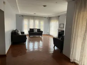 4 Bedroom House to Rent in Mount Pleasant Heights