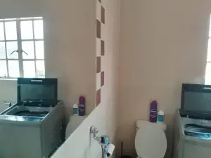 Flat/Apartment to Rent in Avondale West