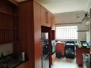 Flat/Apartment to Rent in Avondale West