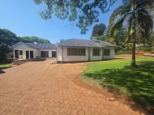4 Bedroom House to Rent in Greendale North