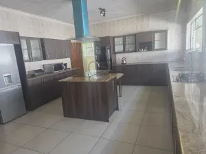 4 Bedroom House to Rent in Greendale North