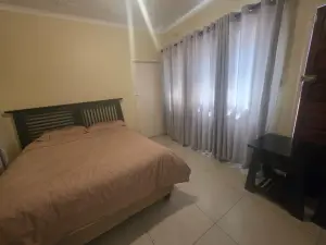4 Bedroom House to Rent in Greendale North