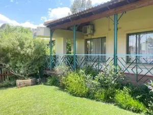 Townhouse/Complex/Cluster to Rent in Borrowdale Brooke