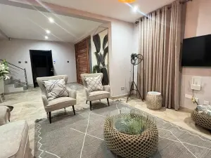 Flat/Apartment to Rent in Highlands