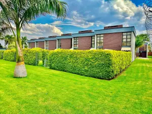 Townhouse/Complex/Cluster to Rent in Strathaven