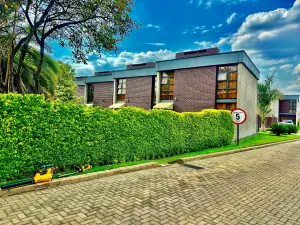 Townhouse/Complex/Cluster to Rent in Strathaven